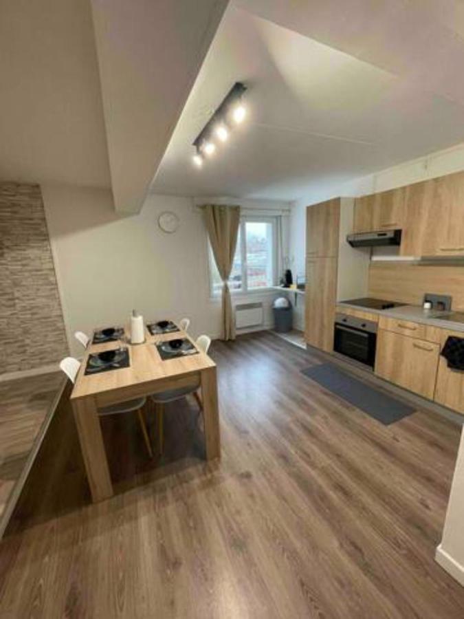 Appartement En Duplex Centre Ville D'Onnaing Esterno foto